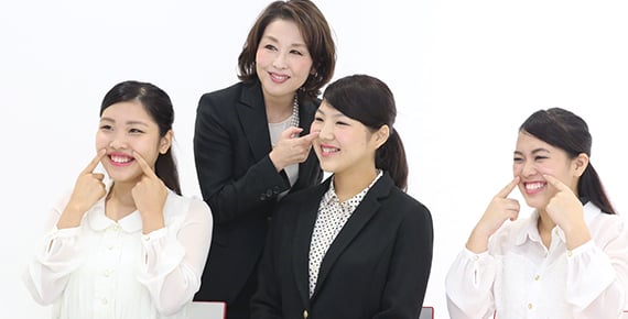 エアライン接遇＆国際マナーレッスンイメージ